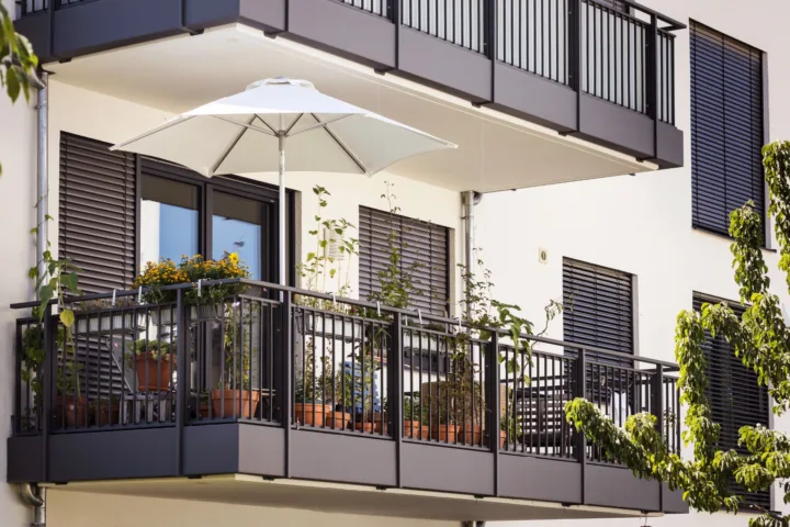 apartment balcony garden